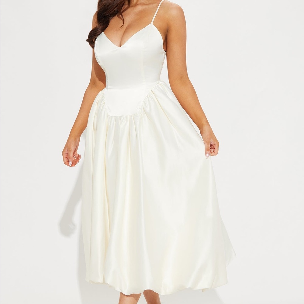 Elegant White Midi Dress